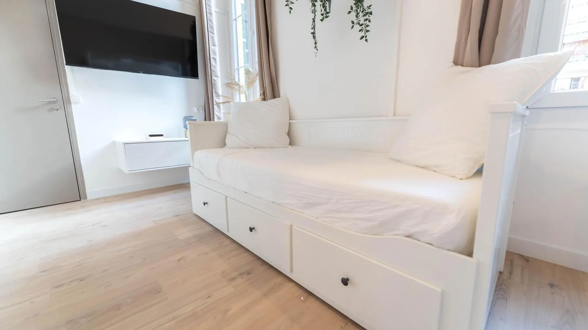 Hotel Les Orangers Nicea 0*,
