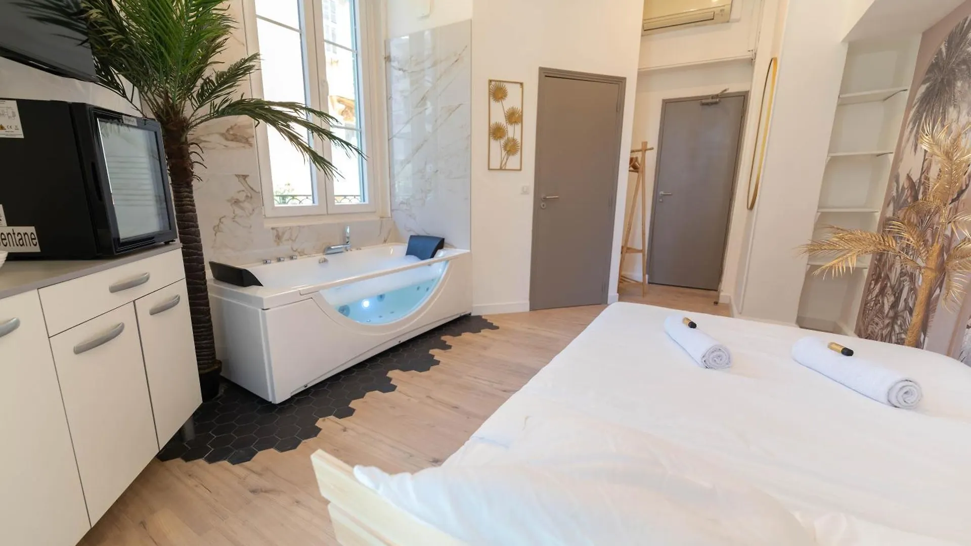 Aparthotel Hotel Les Orangers Nice France