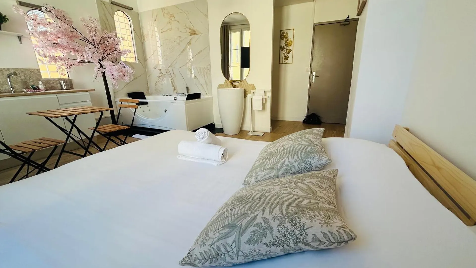 Hotel Les Orangers Nice Aparthotel